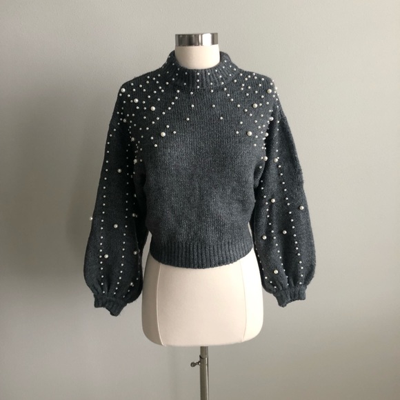 Zara Sweaters - Gray Pearl cropped sweater